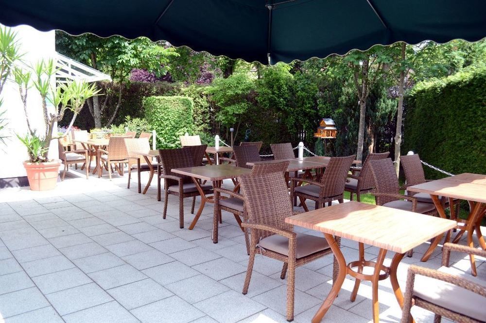 Hotel Am Ostpark Neubiberg Exterior photo